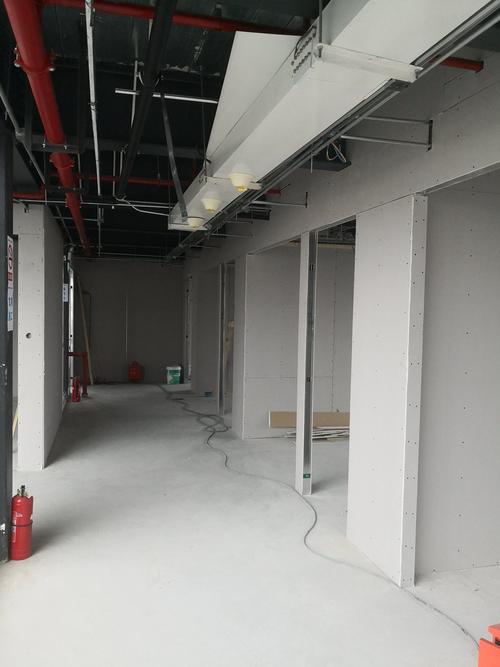 广州二层办公室装修施工的相关图片