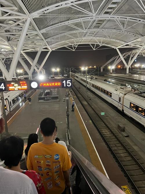 广州南站高铁站装修电工的相关图片