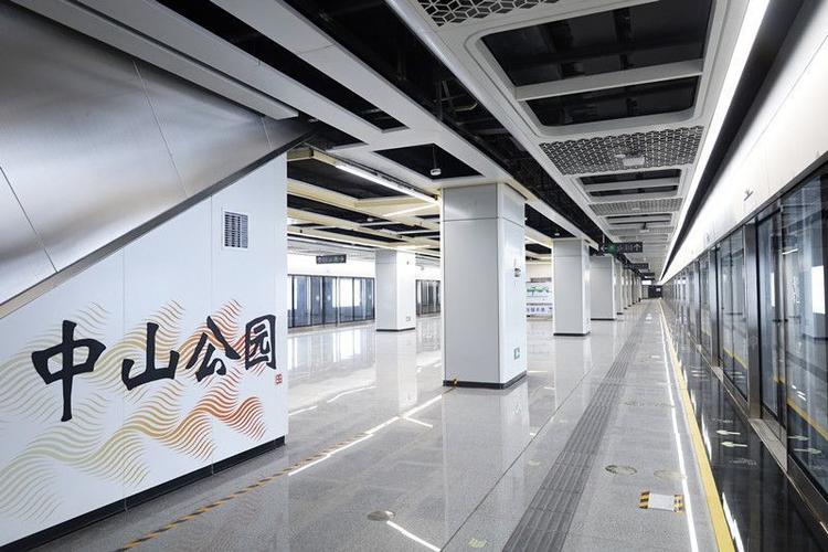 广州地铁12号线楼房装修的相关图片