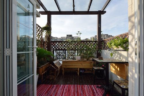 广州顶楼露天阳台花园装修的相关图片